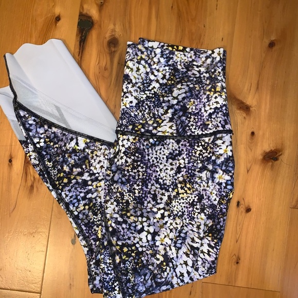 lululemon athletica Pants - Lululemon Floral 25” Leggings